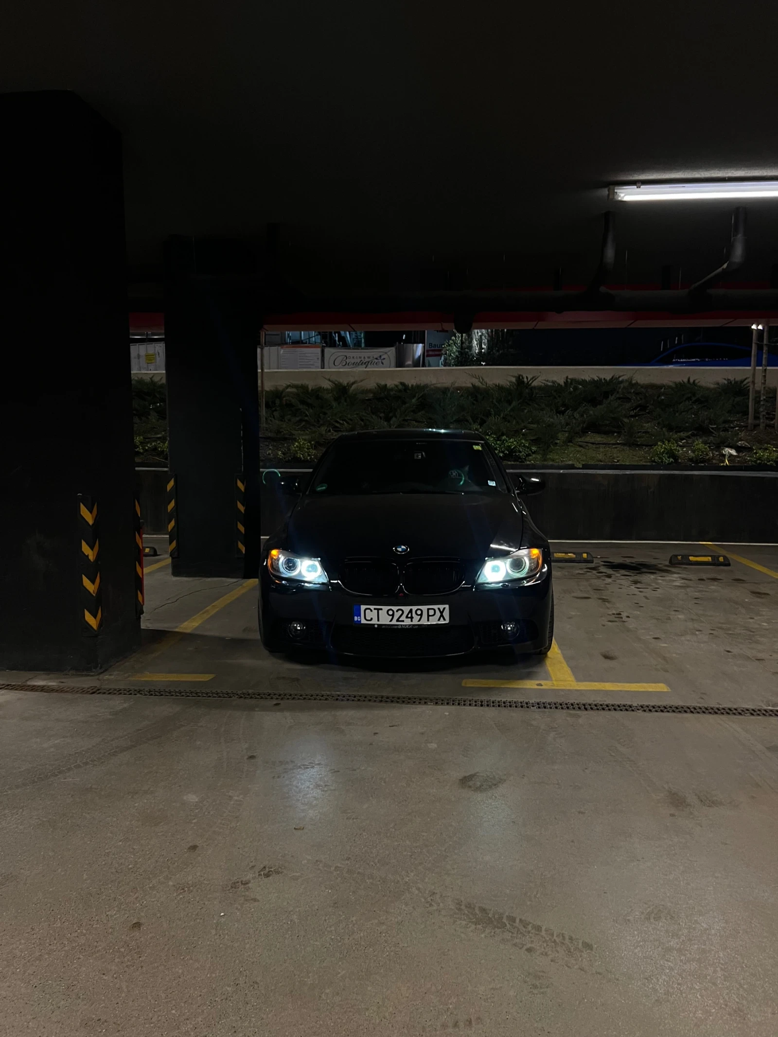 BMW 330 ФУЛ ЕКСТРИ!, снимка 3 - Автомобили и джипове - 55625457