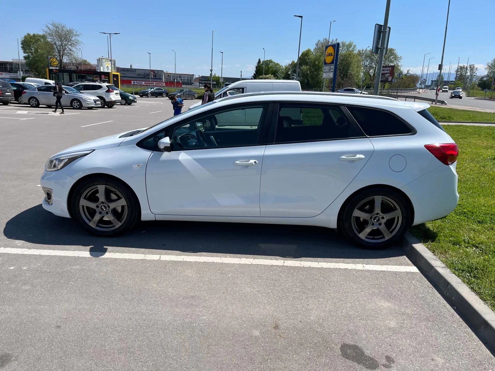 Kia Ceed, снимка 4 - Автомобили и джипове - 55728850