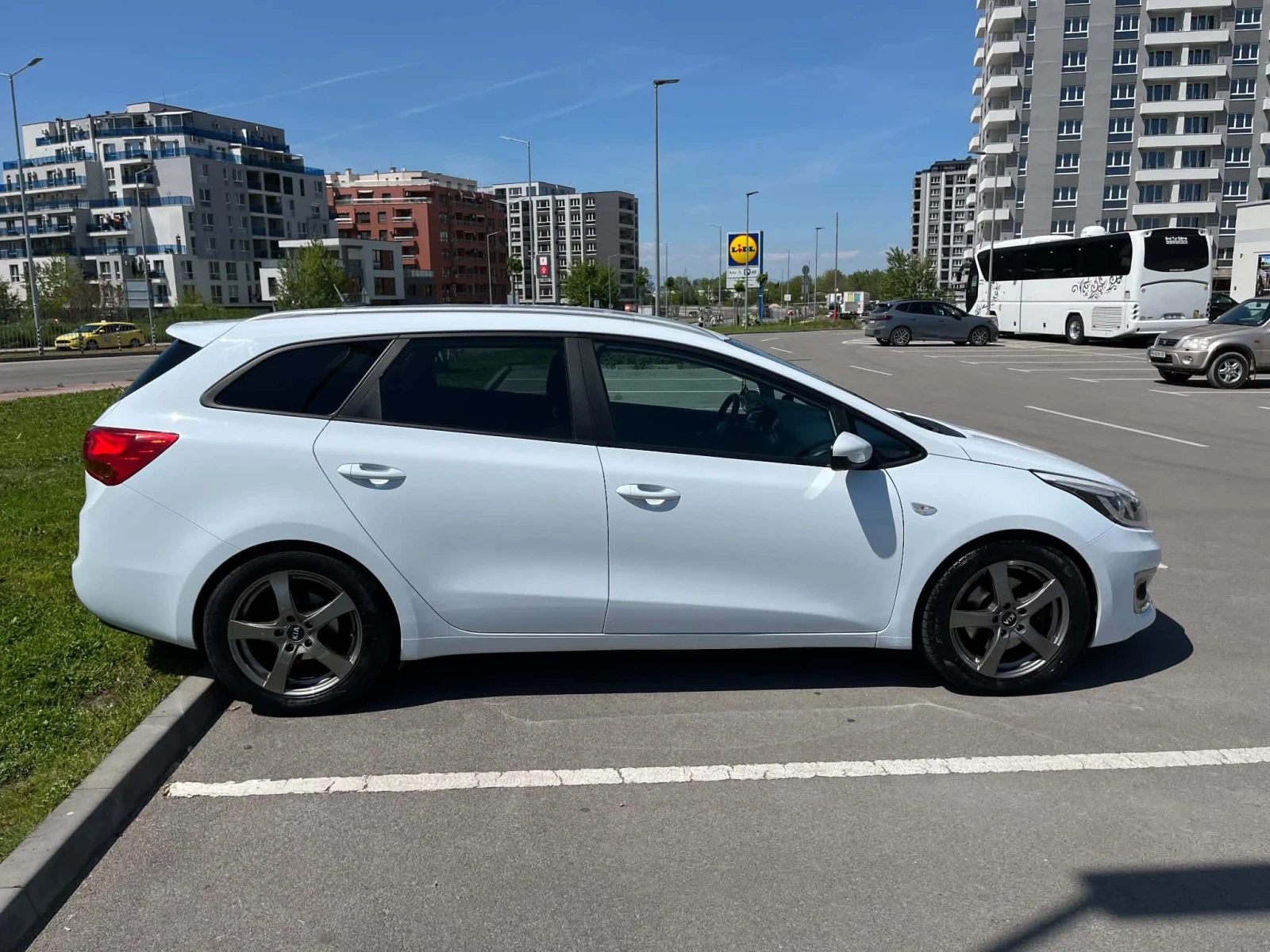 Kia Ceed, снимка 7 - Автомобили и джипове - 55728850