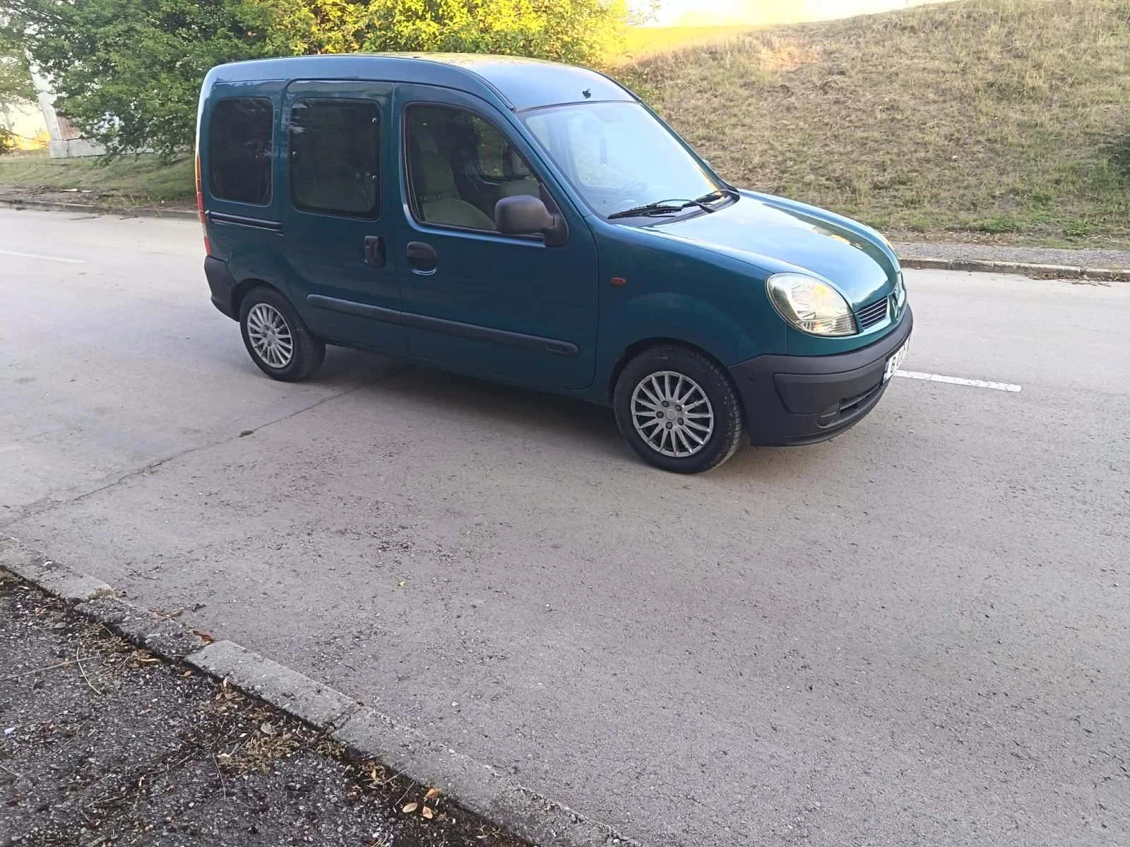 Renault Kangoo 1.6 газ/бензин, снимка 7 - Автомобили и джипове - 56125265