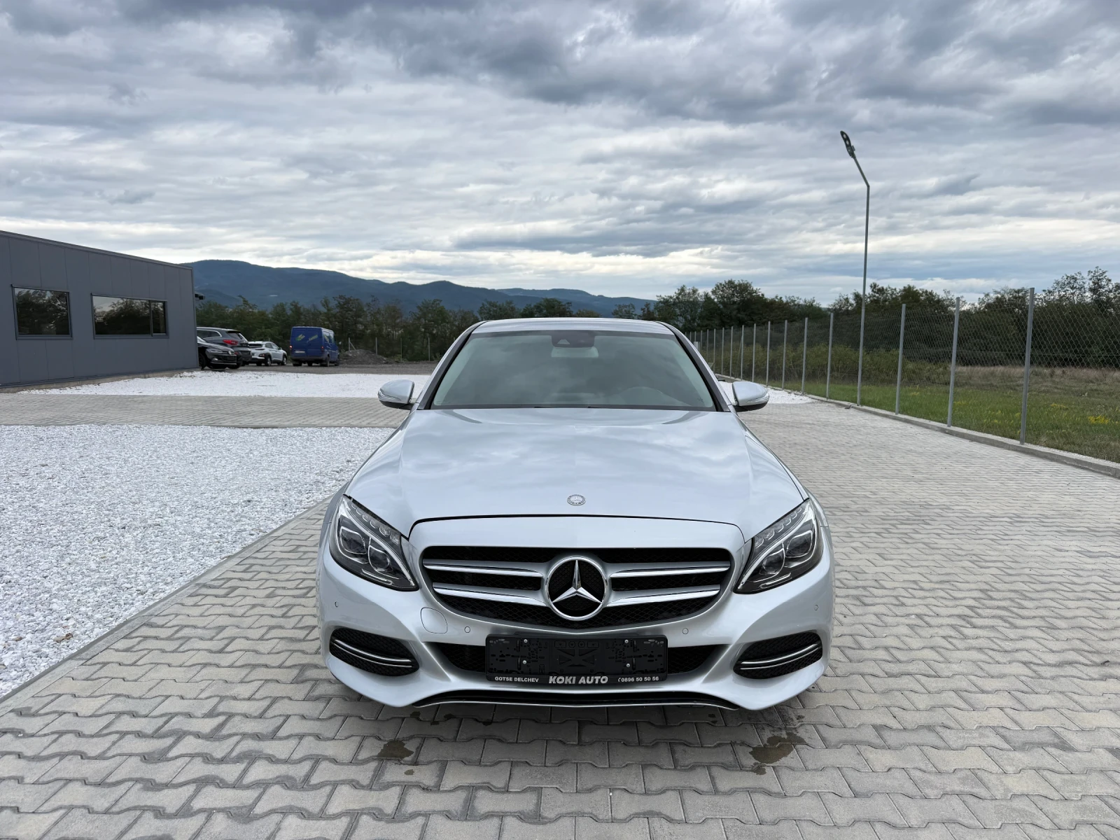 Mercedes-Benz C 220, снимка 2 - Автомобили и джипове - 56165398
