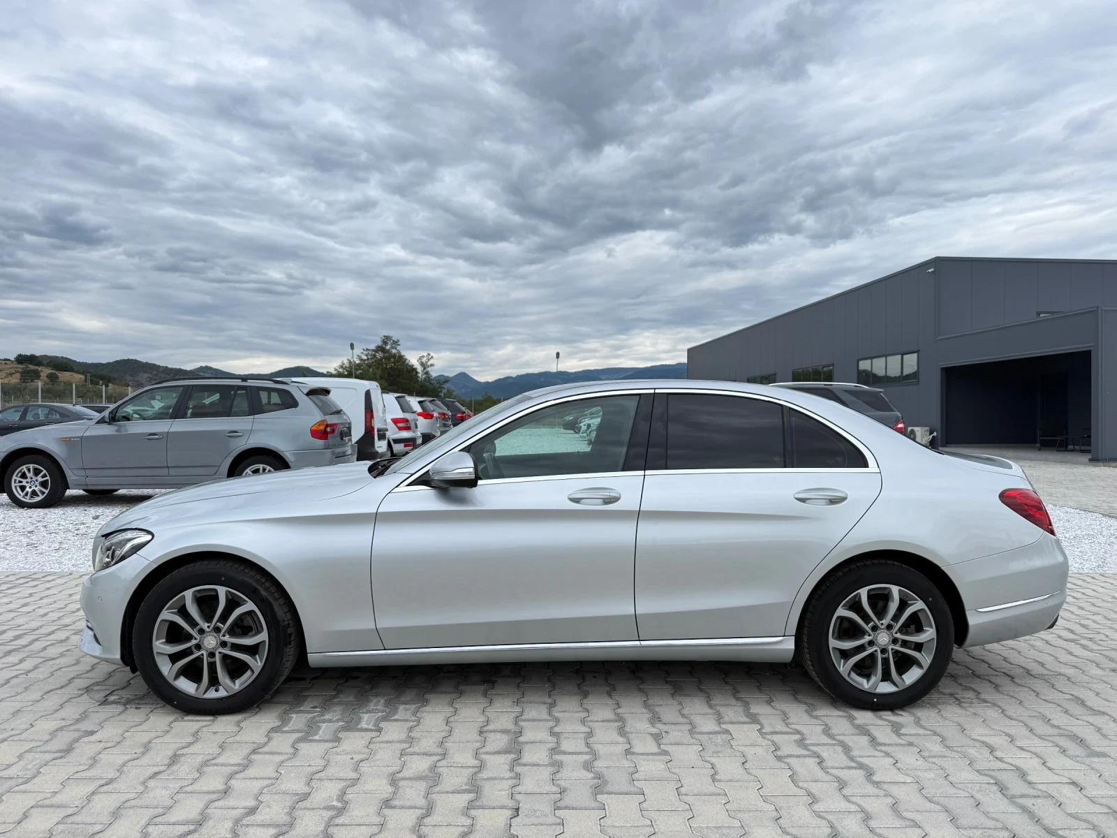Mercedes-Benz C 220, снимка 3 - Автомобили и джипове - 56165398