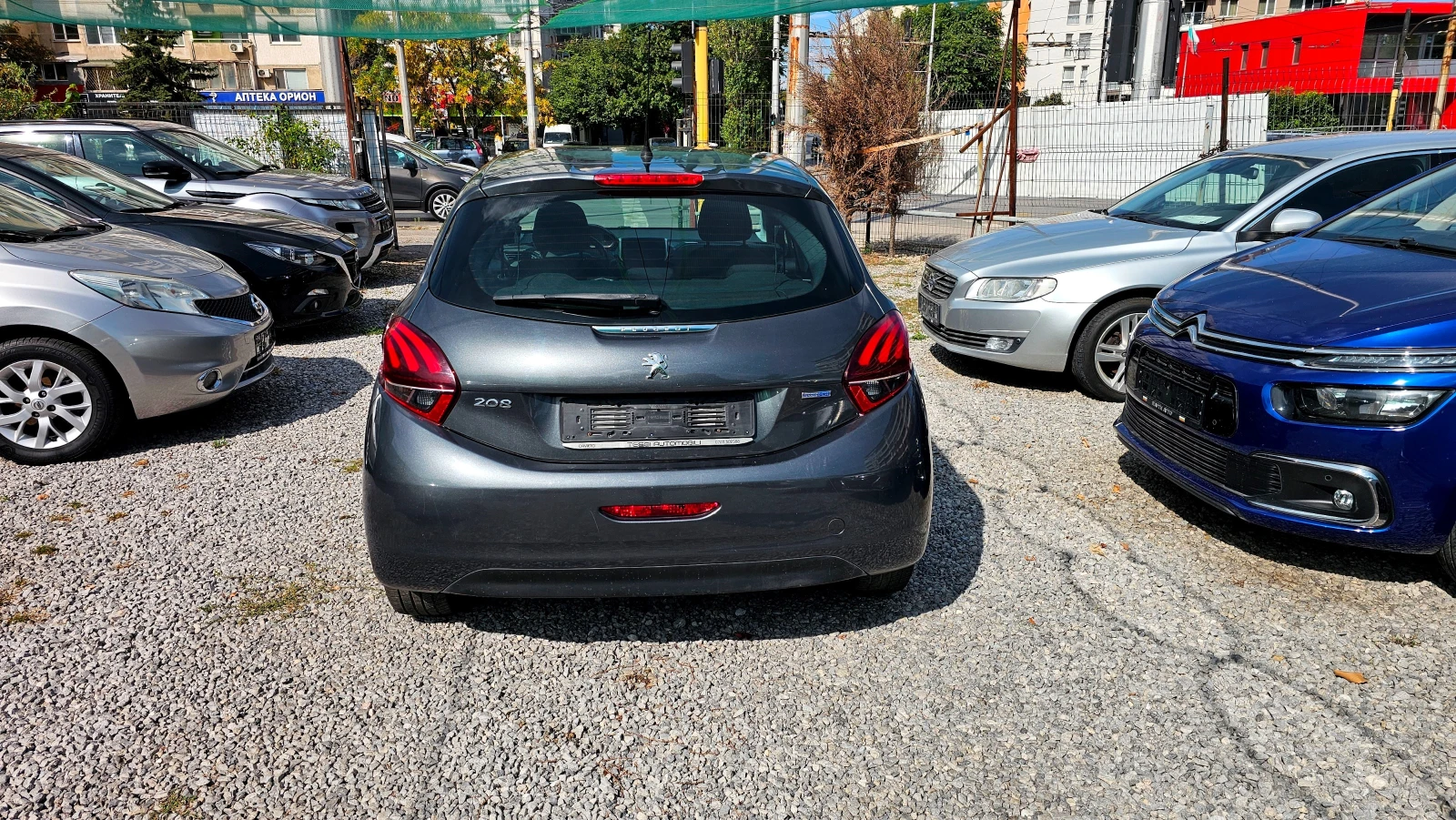 Peugeot 208 1.6HDi-75kc, снимка 5 - Автомобили и джипове - 56289363