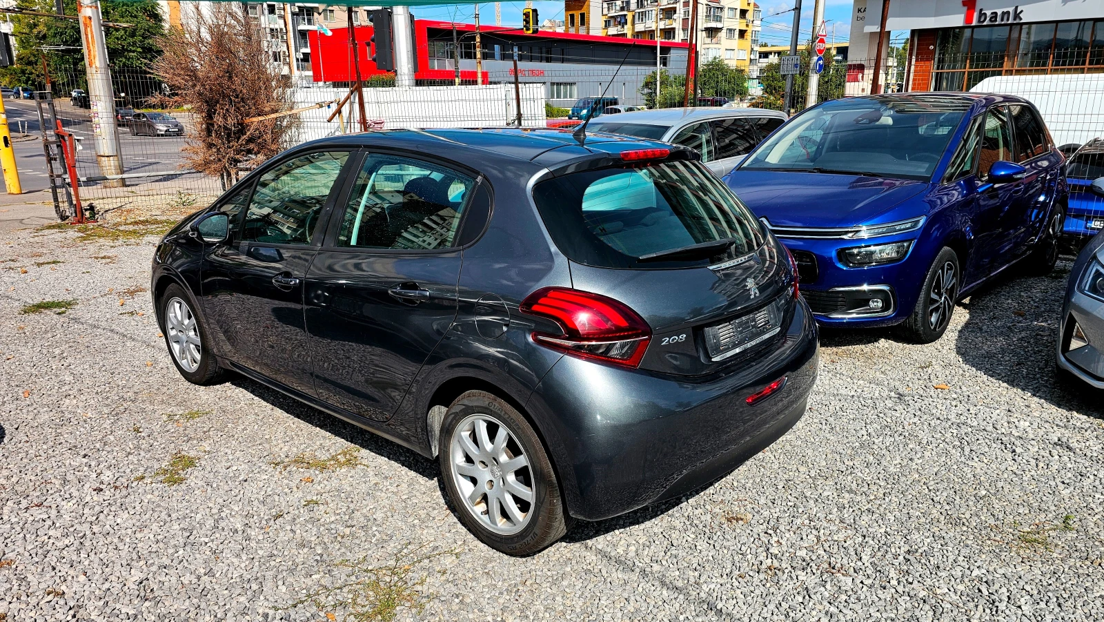 Peugeot 208 1.6HDi-75kc, снимка 6 - Автомобили и джипове - 56289363