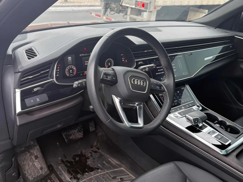 Audi Q8 2023 Progressiv * CARFAX * БЕЗ ПЪРВОНАЧАЛНА ВНОСКА, снимка 7 - Автомобили и джипове - 53014104