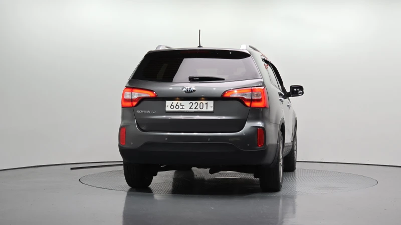Kia Sorento 2.0 CRDI / 4х4 / АВТОМАТИК / СЕРВИЗНА ИСТОРИЯ !!!, снимка 4 - Автомобили и джипове - 53074943