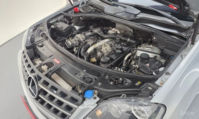 Mercedes-Benz ML 300, снимка 6 - Автомобили и джипове - 53115845
