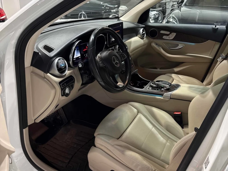 Mercedes-Benz GLC * 300 * CARFAX * ЦЕНА ДО БГ, снимка 6 - Автомобили и джипове - 53443687