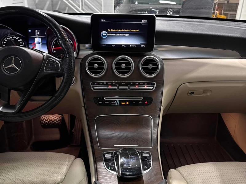 Mercedes-Benz GLC * 300 * CARFAX * ЦЕНА ДО БГ, снимка 8 - Автомобили и джипове - 53443687