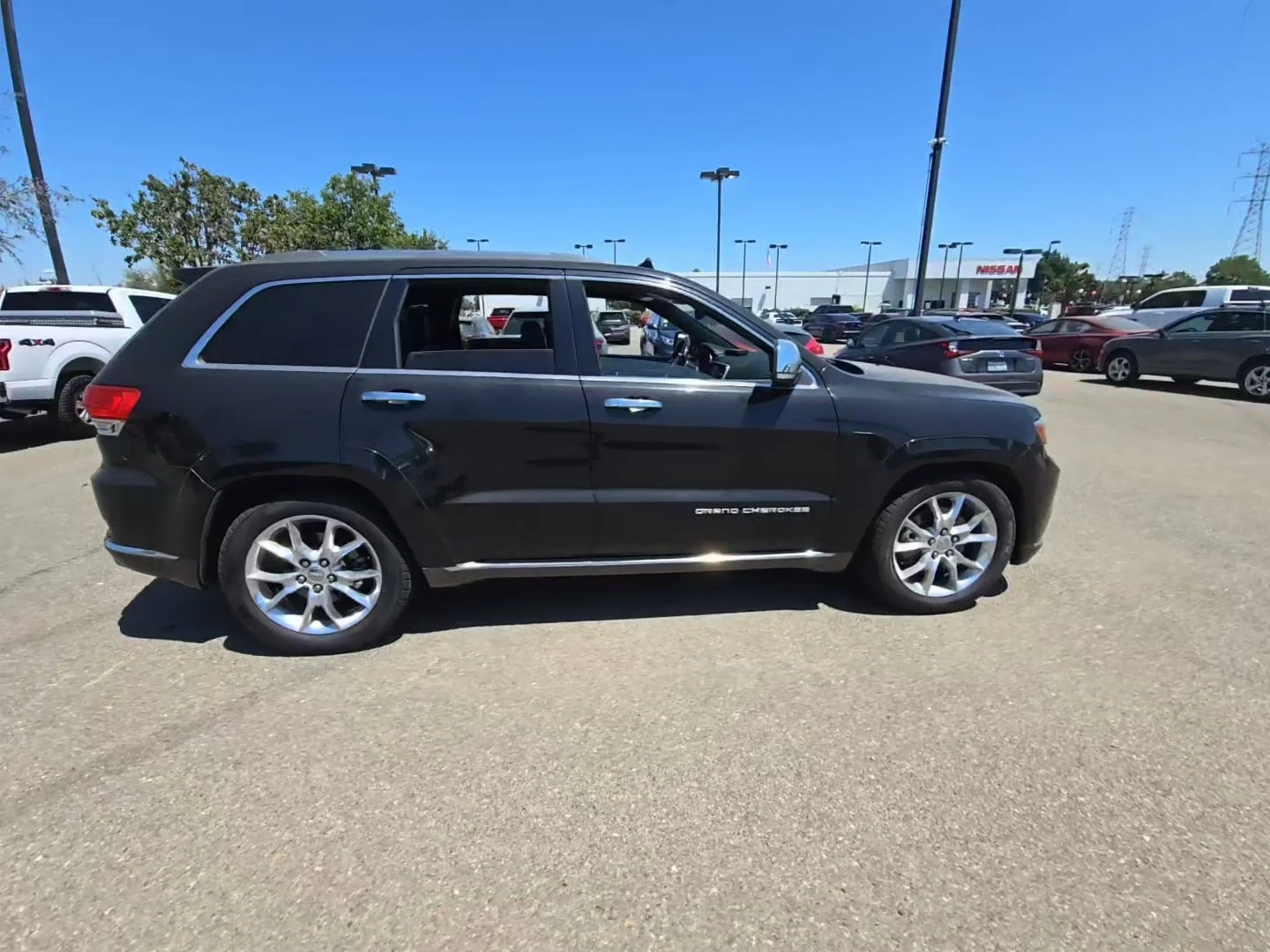 Jeep Grand cherokee SUMMIT* 5.7* V8* 8ZF* ДИСТРОНИК* ОБДУХВАНЕ* КАМЕРА - изображение 4