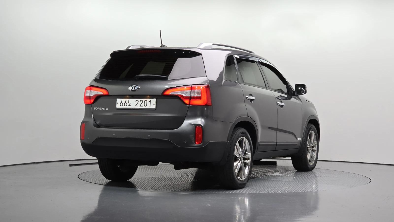 Kia Sorento 2.0 CRDI / 4х4 / АВТОМАТИК / СЕРВИЗНА ИСТОРИЯ !!! - изображение 2