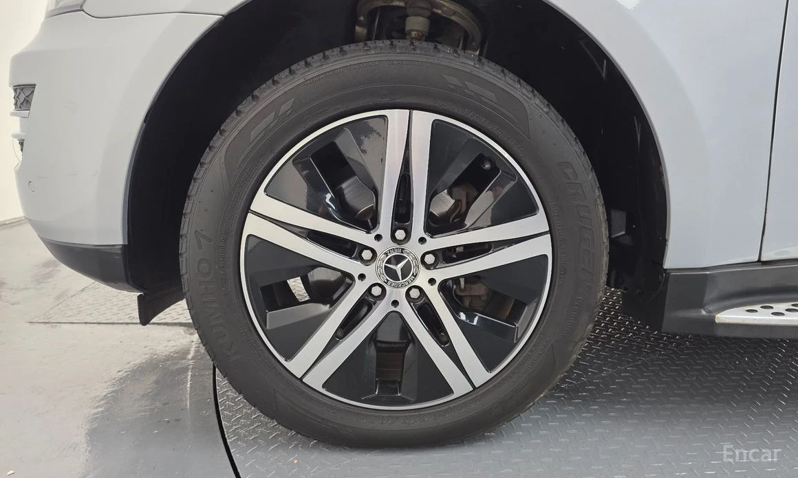 Mercedes-Benz ML 300  - изображение 5