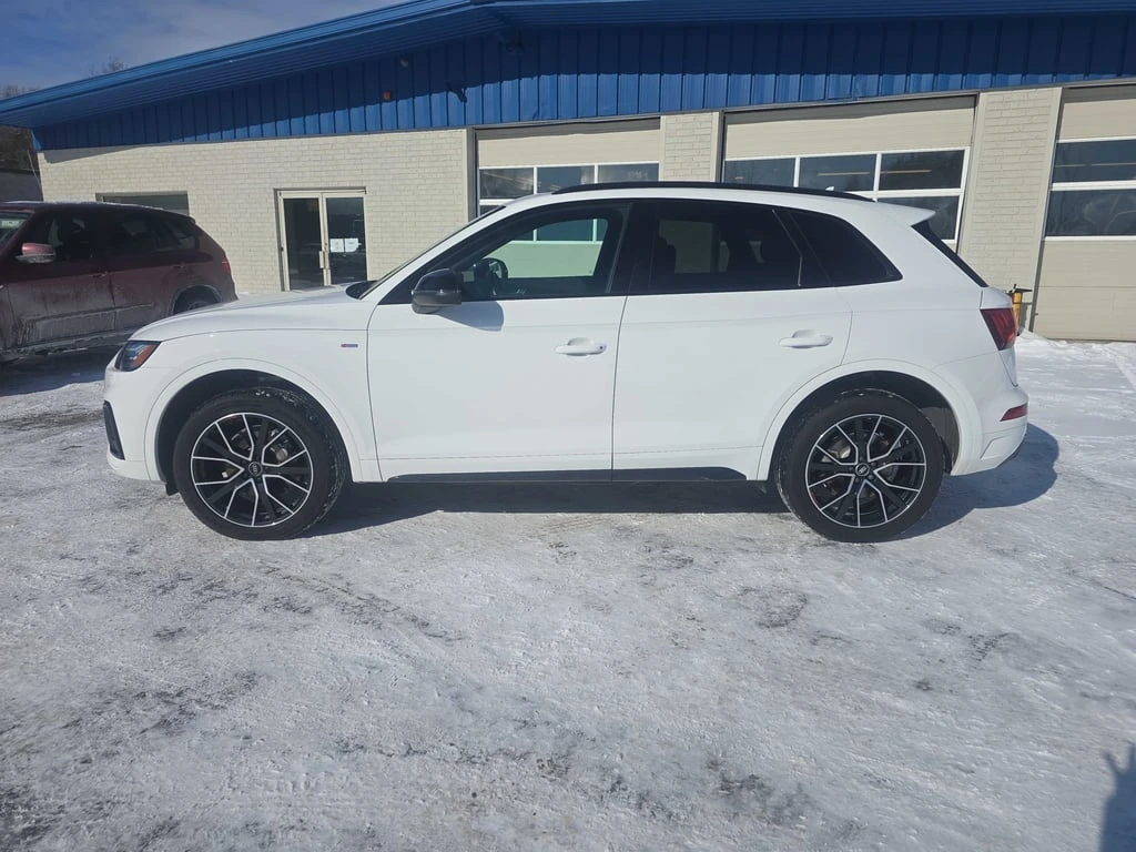 Audi Q5 * Technik * CARFAX * ДИСТРОНИК * 360 * ПОДГРЕВИ - изображение 2
