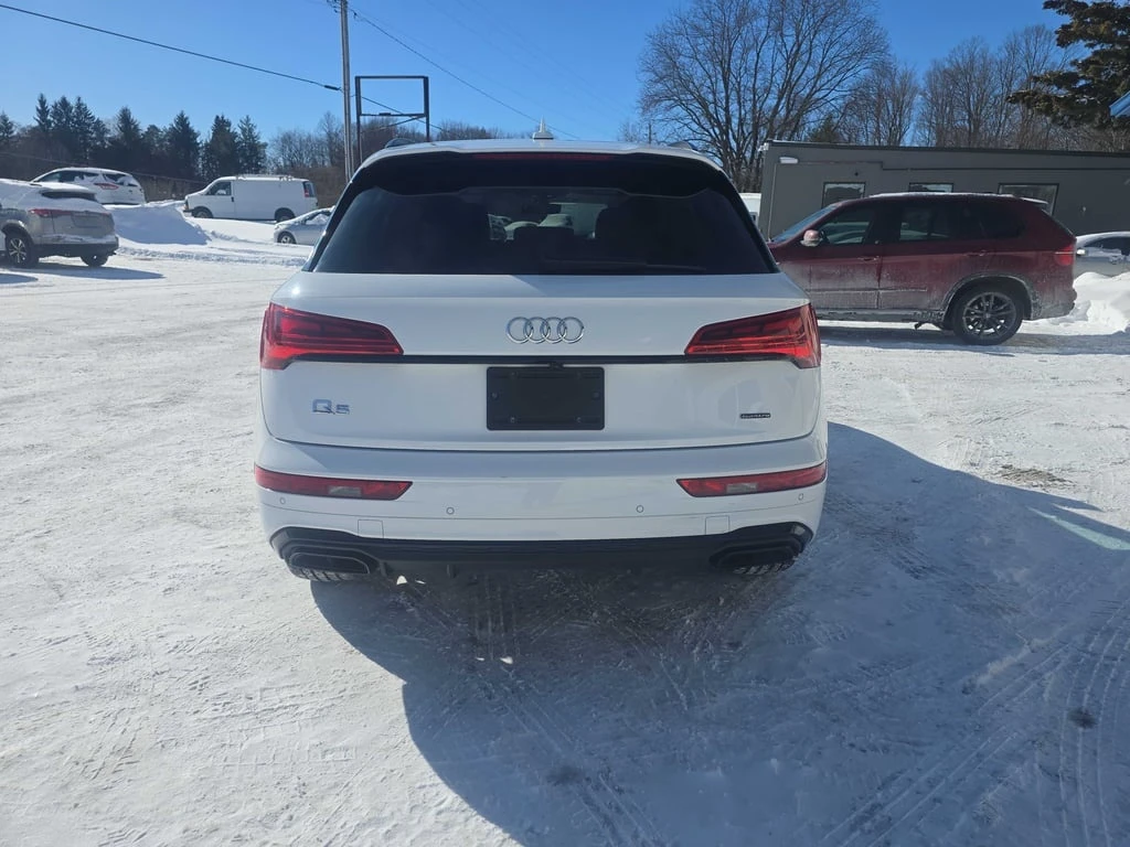 Audi Q5 * Technik * CARFAX * ДИСТРОНИК * 360 * ПОДГРЕВИ - изображение 4