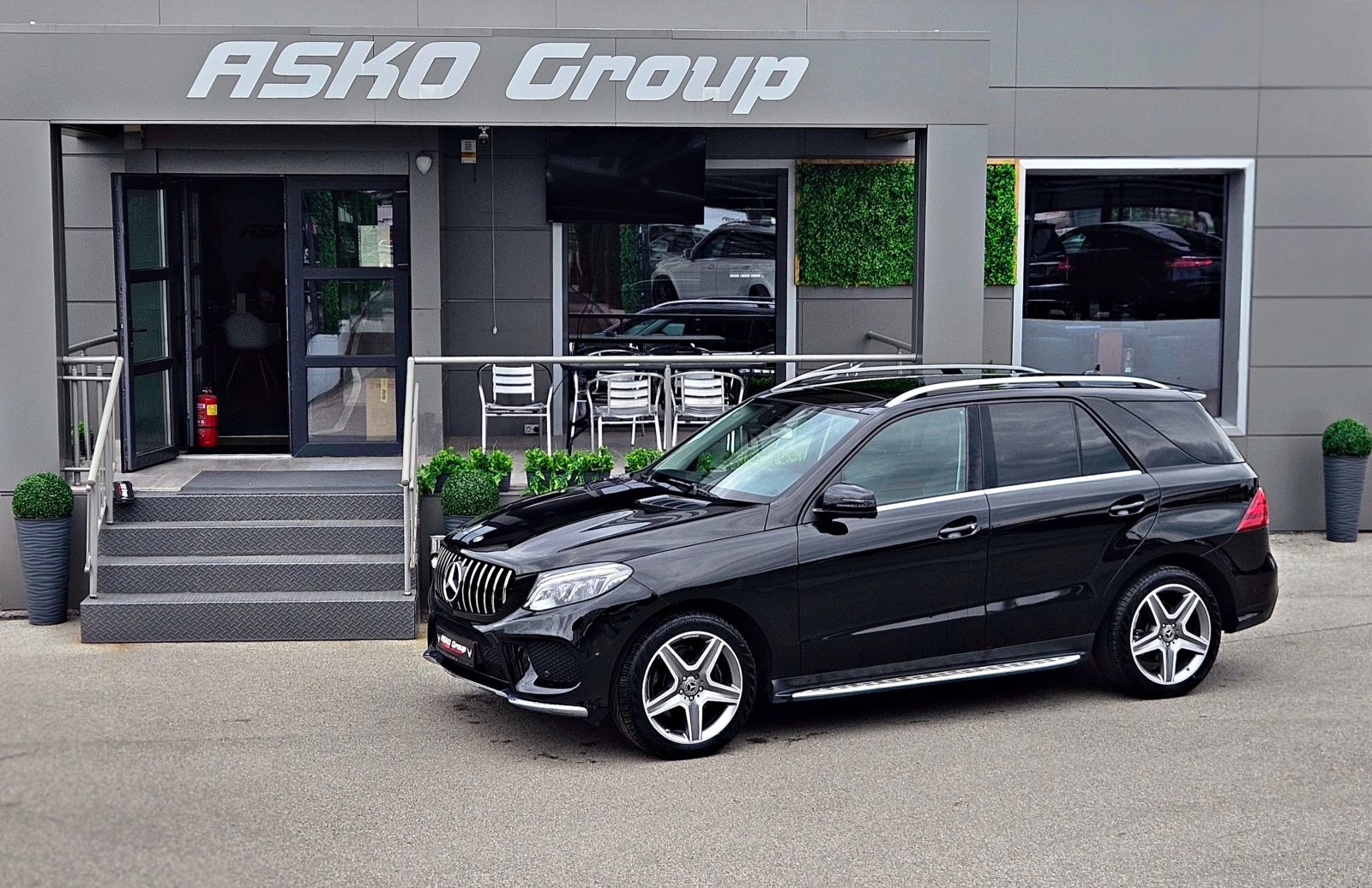Mercedes-Benz GLE 350 AMG/OFFROAD PRO/PANO/360CAMERA/CAR PLAY/AMBIENT/LI, снимка 17 - Автомобили и джипове - 54454781