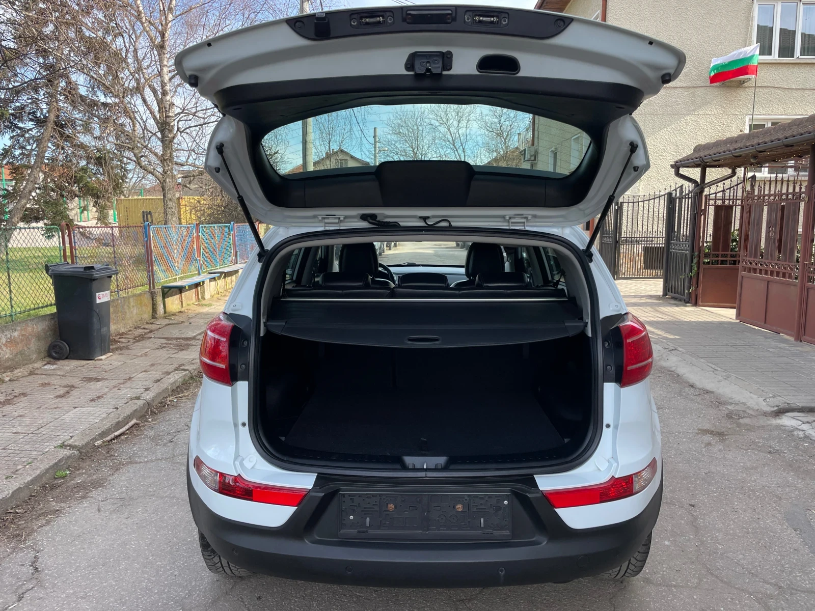 Kia Sportage 2.0crdi* 4x4* automat, снимка 7 - Автомобили и джипове - 54466422