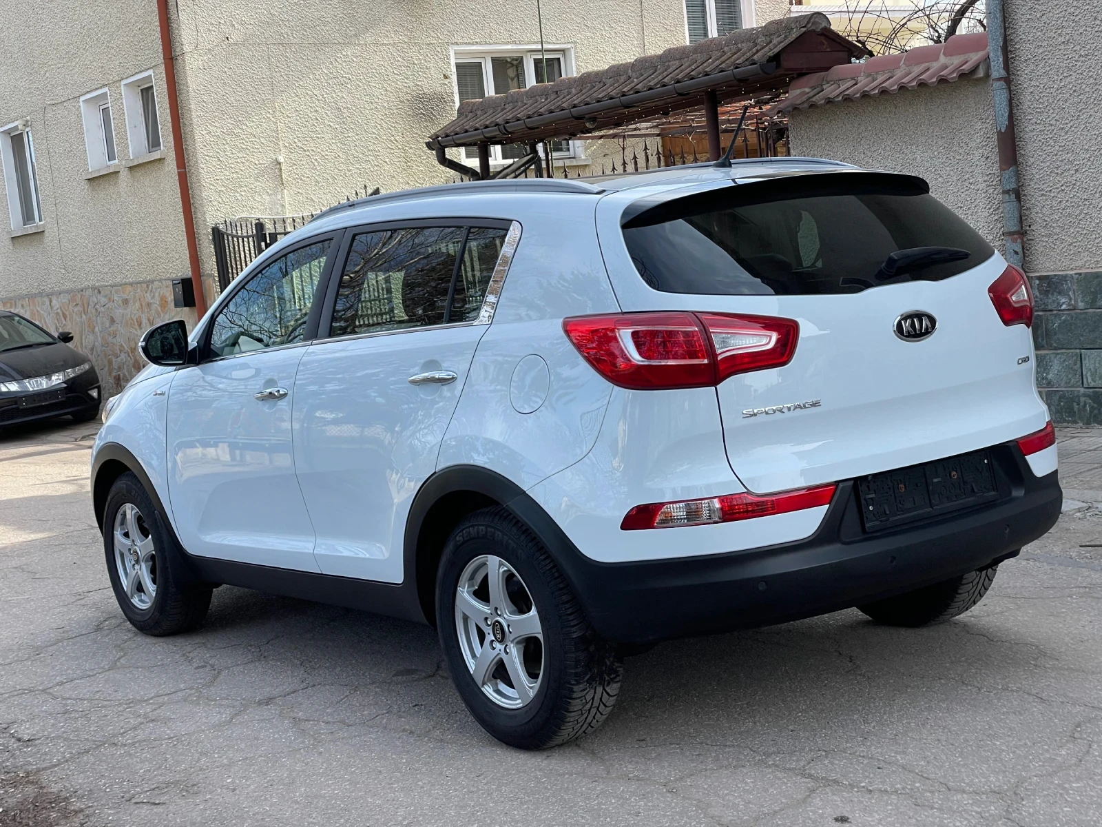 Kia Sportage 2.0crdi* 4x4* automat, снимка 6 - Автомобили и джипове - 54466422