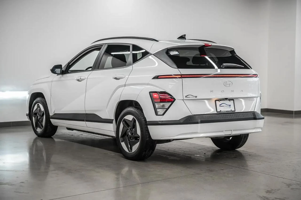 Hyundai Kona Distronic* Carplay* Подгреви* , снимка 3 - Автомобили и джипове - 54631281