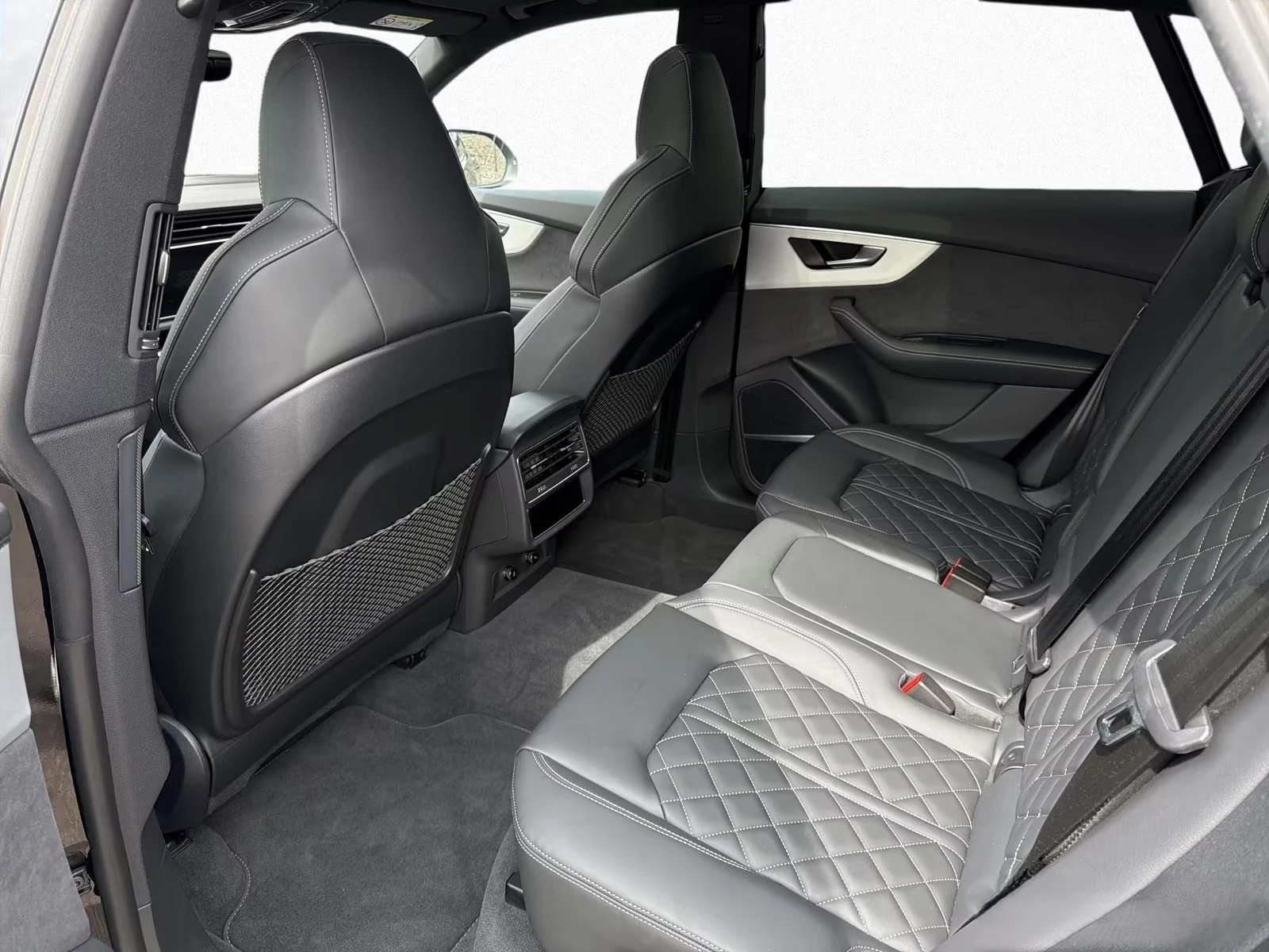 Audi Q8 50 TDI / S-LINE / B&O / MATRIX / PANO / 360 / FACE, снимка 10 - Автомобили и джипове - 55219265