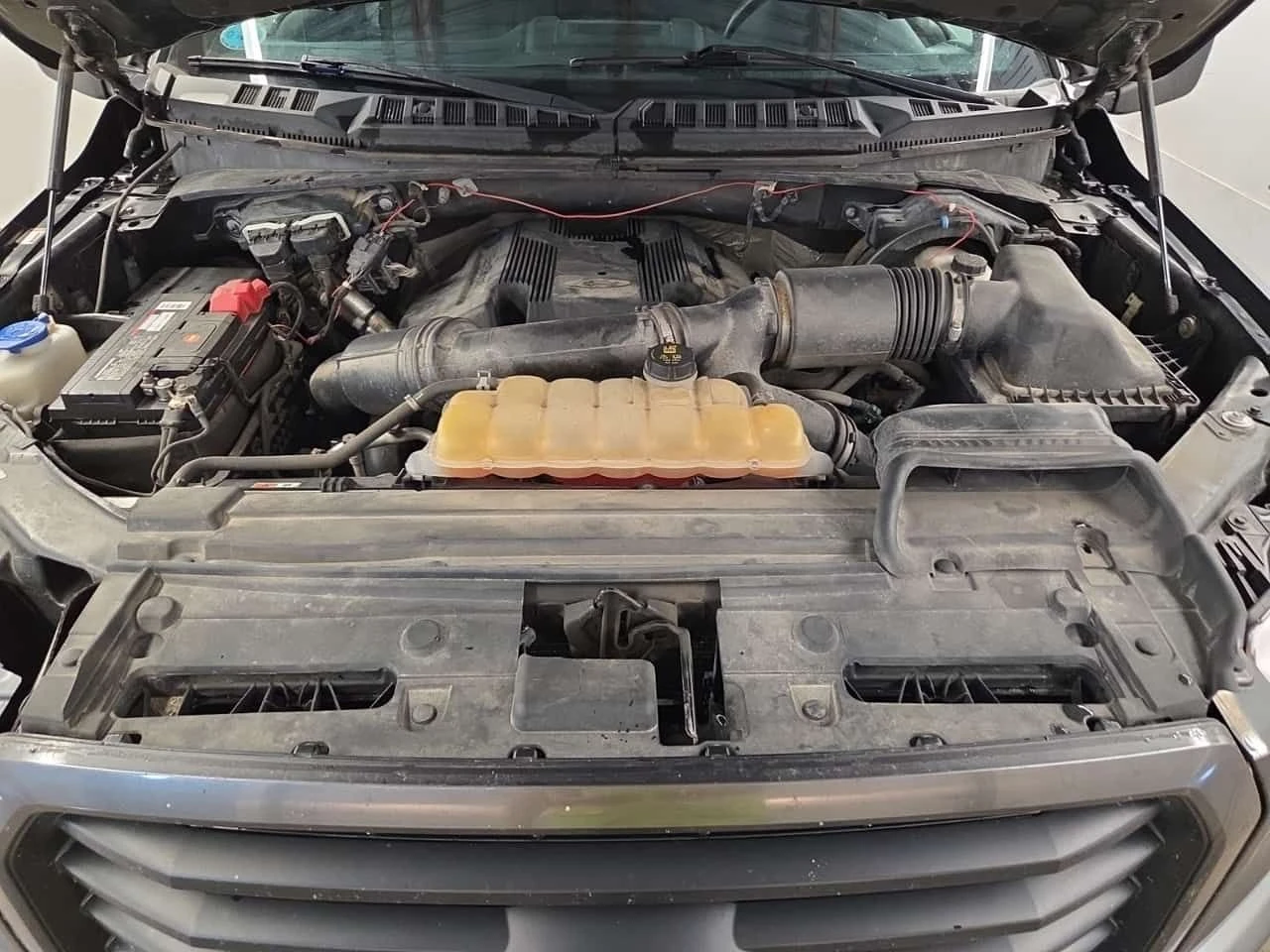 Ford F150 XLT CREW CAB STANDART BED * CARFAX , снимка 16 - Автомобили и джипове - 55416560