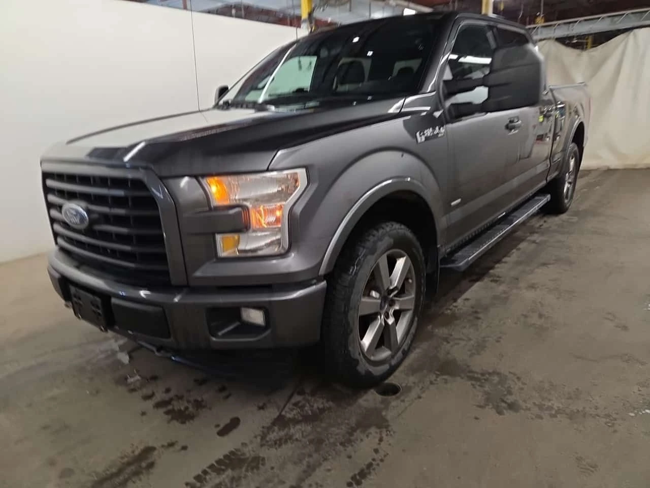 Ford F150 XLT CREW CAB STANDART BED * CARFAX 