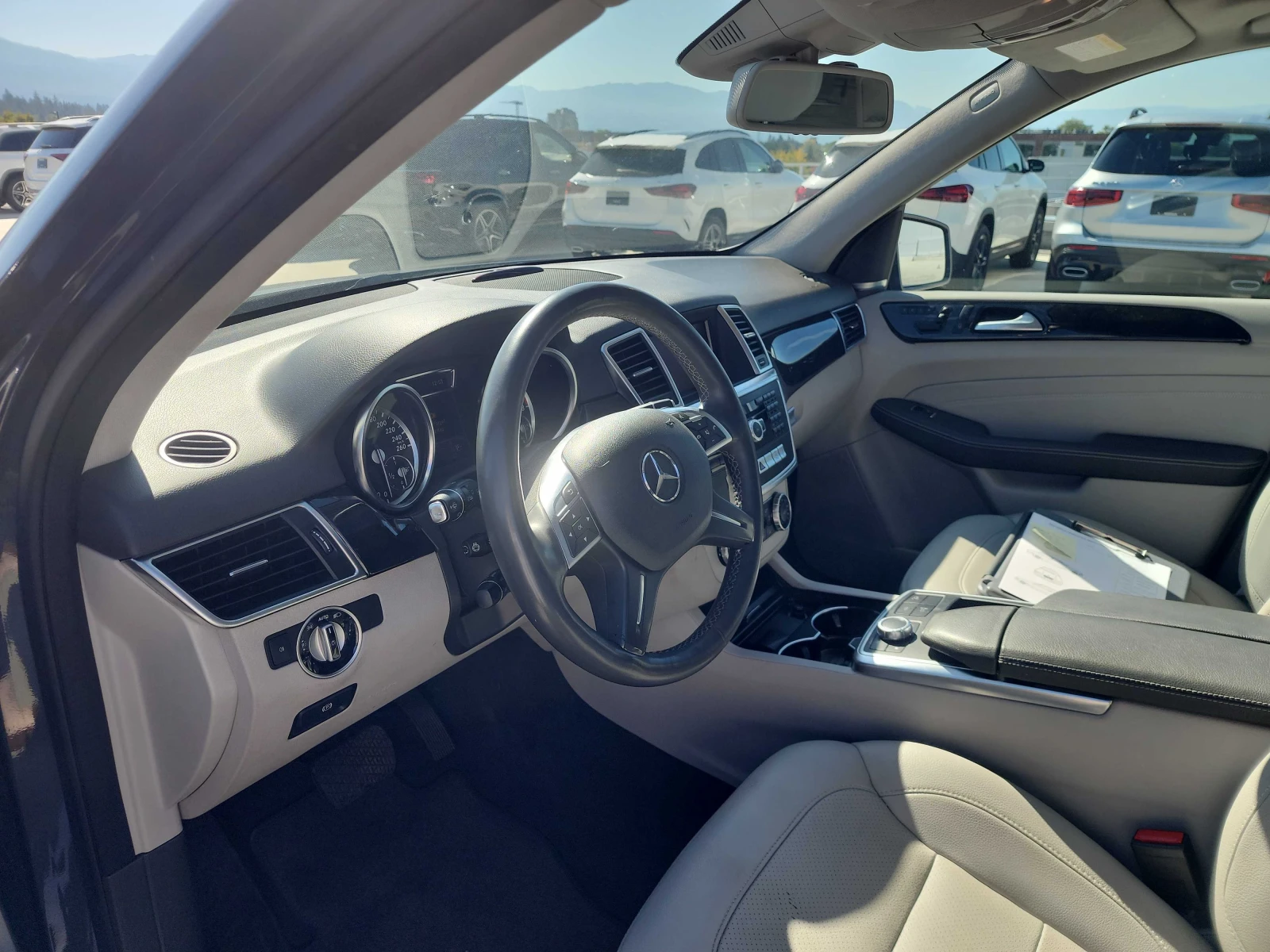 Mercedes-Benz ML 350 | CARFAX | БЕЗ ИНЦИДЕНТИ | OT MERCEDES, снимка 7 - Автомобили и джипове - 56124980