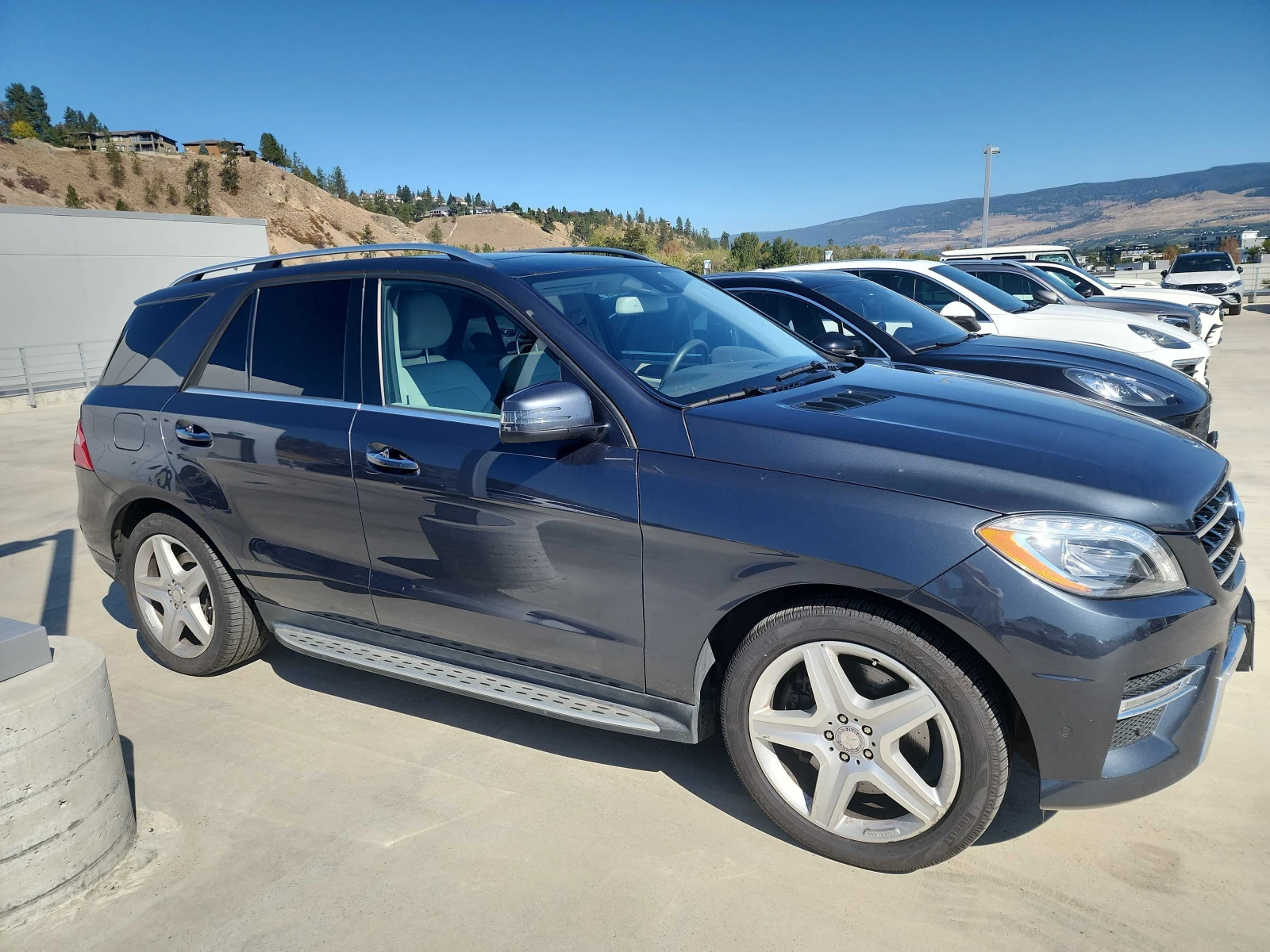 Mercedes-Benz ML 350 | CARFAX | БЕЗ ИНЦИДЕНТИ | OT MERCEDES, снимка 4 - Автомобили и джипове - 56124980