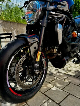     Ducati Monster 1200 R
