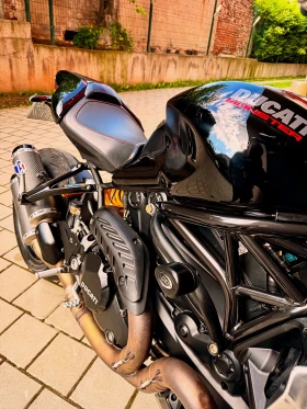     Ducati Monster 1200 R