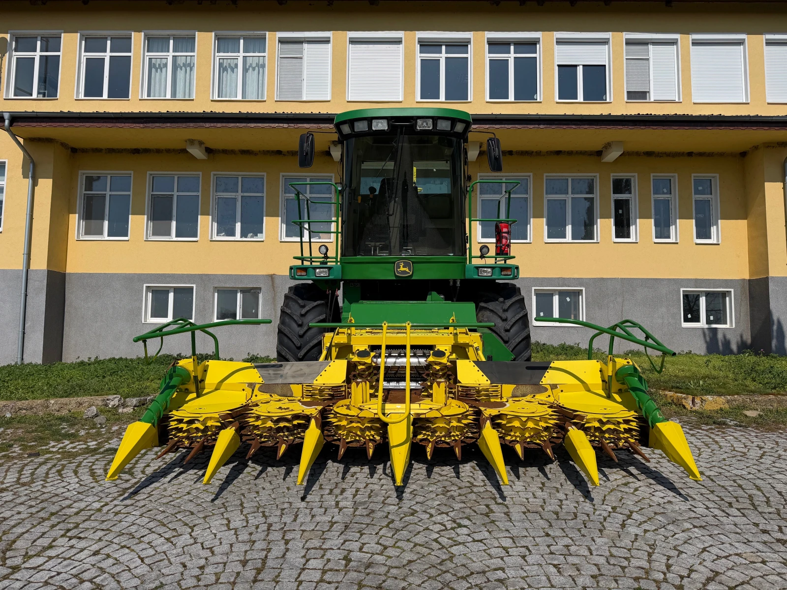 Комбайн John Deere 7200 + 6 РЕДА ХЕДЕР ЛИЗИНГ , снимка 2 - Селскостопанска техника - 52988989