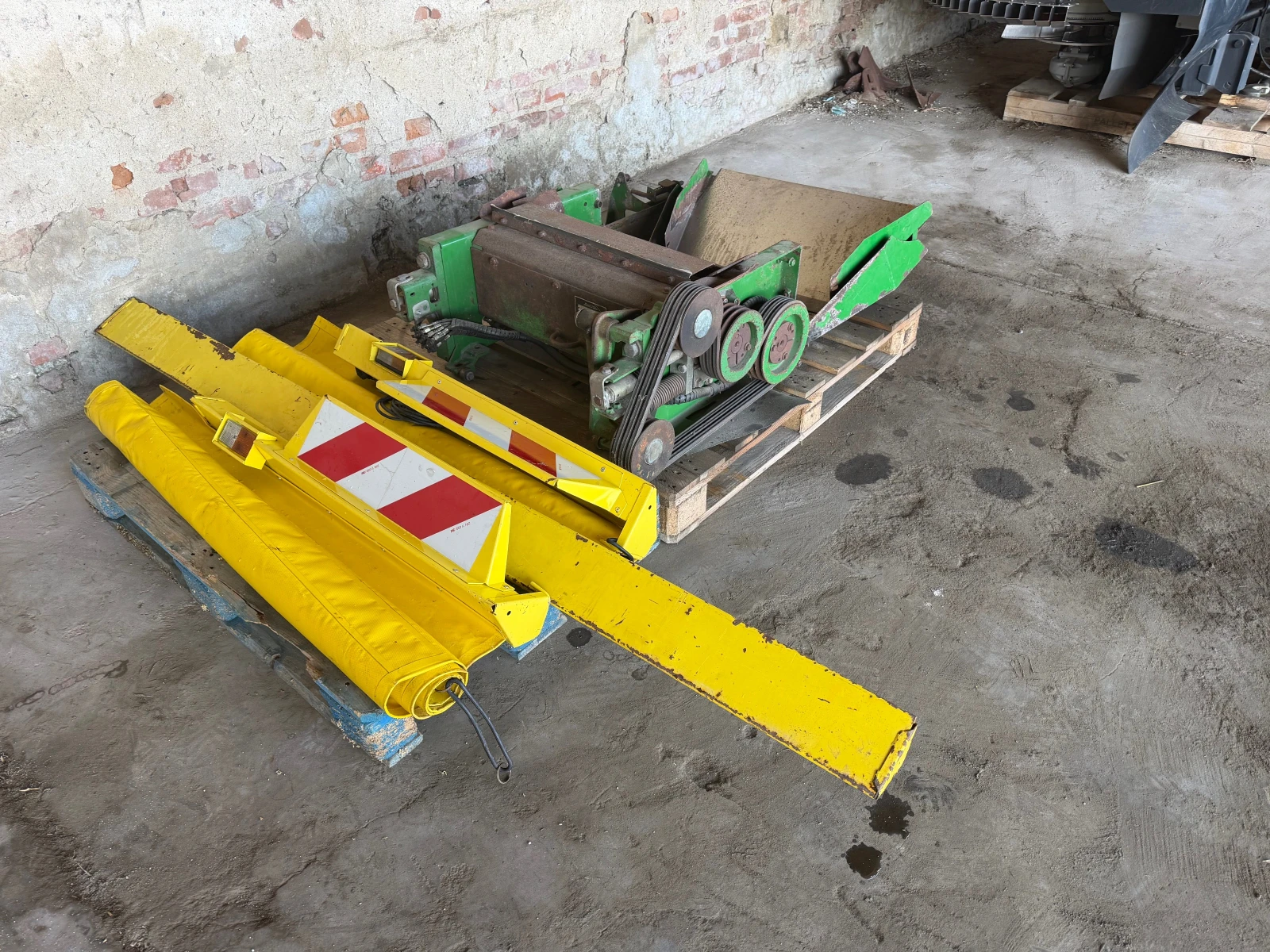 Комбайн John Deere 7200 + 6 РЕДА ХЕДЕР ЛИЗИНГ , снимка 16 - Селскостопанска техника - 52988989