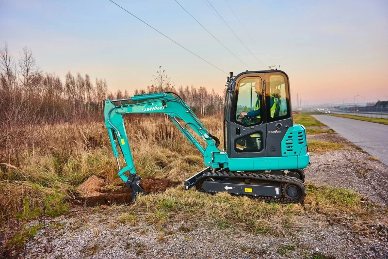 Багер Sunward SWE25F, снимка 3 - Индустриална техника - 51402815