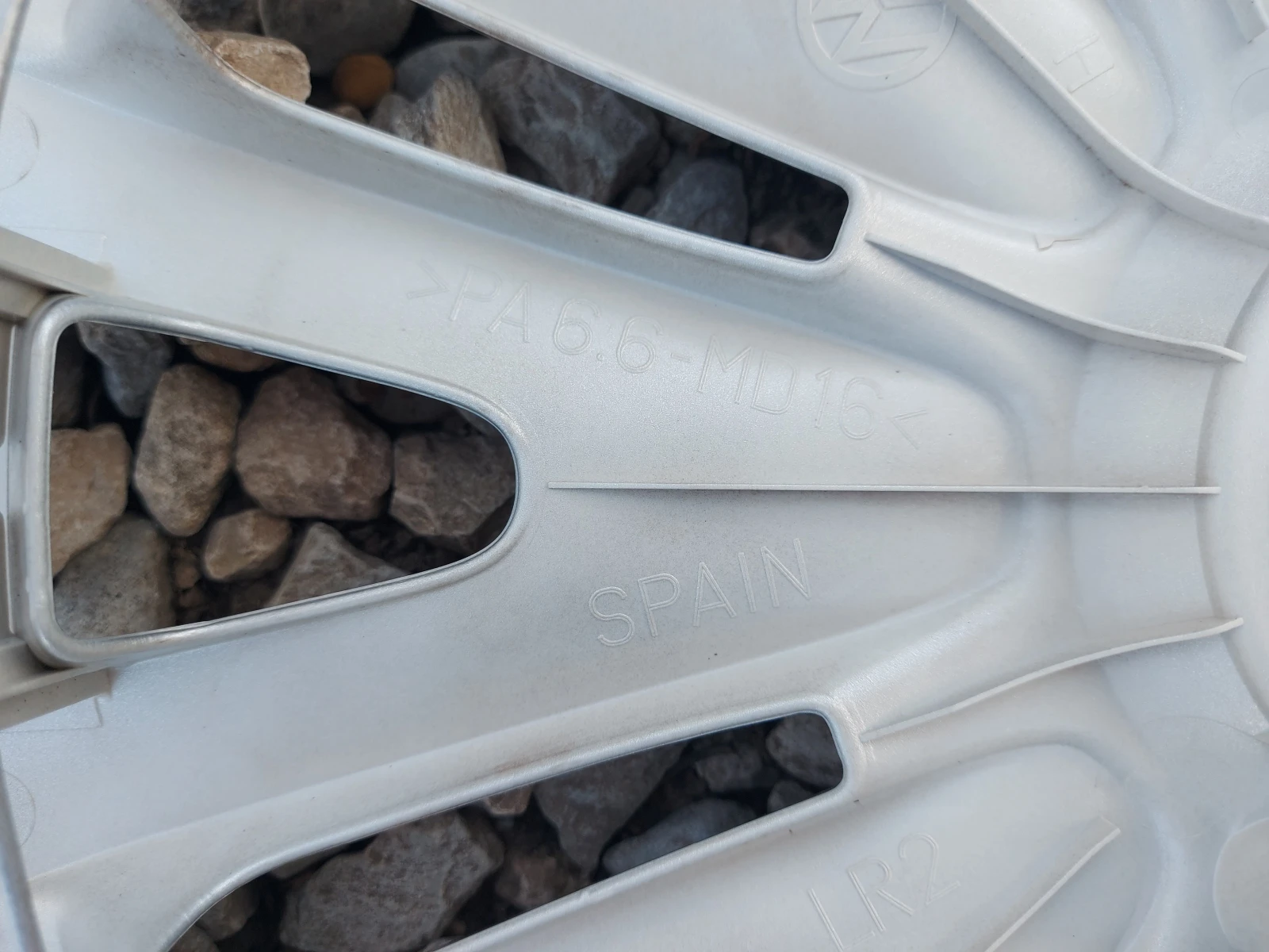   VW 15   | Mobile.bg   8