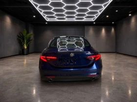 Alfa Romeo Giulia * 4dr Sdn RWD * CARFAX * ЦЕНА ДО БГ, снимка 4