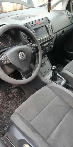 VW Golf Plus 1.6i, снимка 10 - Автомобили и джипове - 53634053