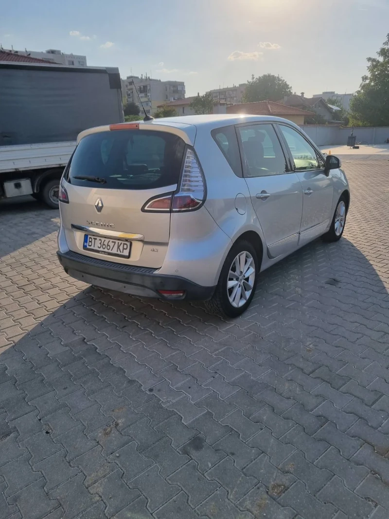 Renault Scenic Automatic, снимка 4 - Автомобили и джипове - 47428493