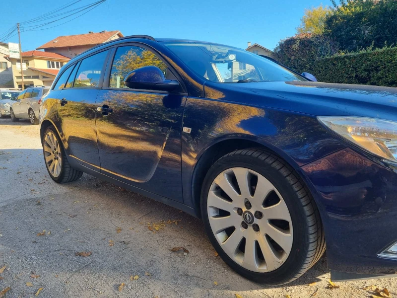 Opel Insignia SPORT TOURER, снимка 2 - Автомобили и джипове - 47255208