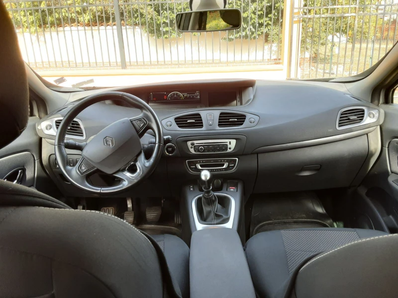 Renault Scenic, снимка 4 - Автомобили и джипове - 49577790