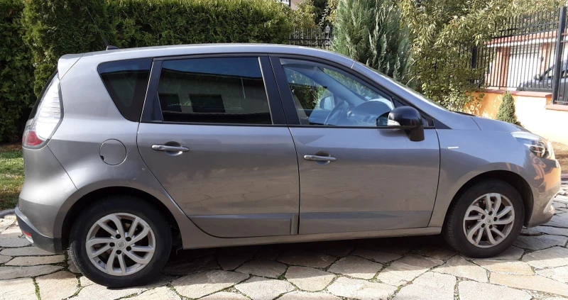 Renault Scenic, снимка 2 - Автомобили и джипове - 48595299