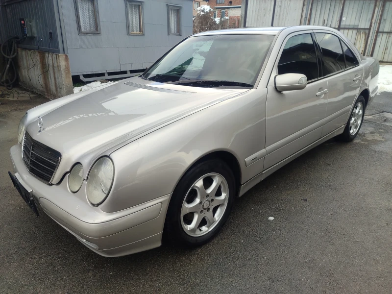 Mercedes-Benz E 200 CDI , снимка 4 - Автомобили и джипове - 48444891