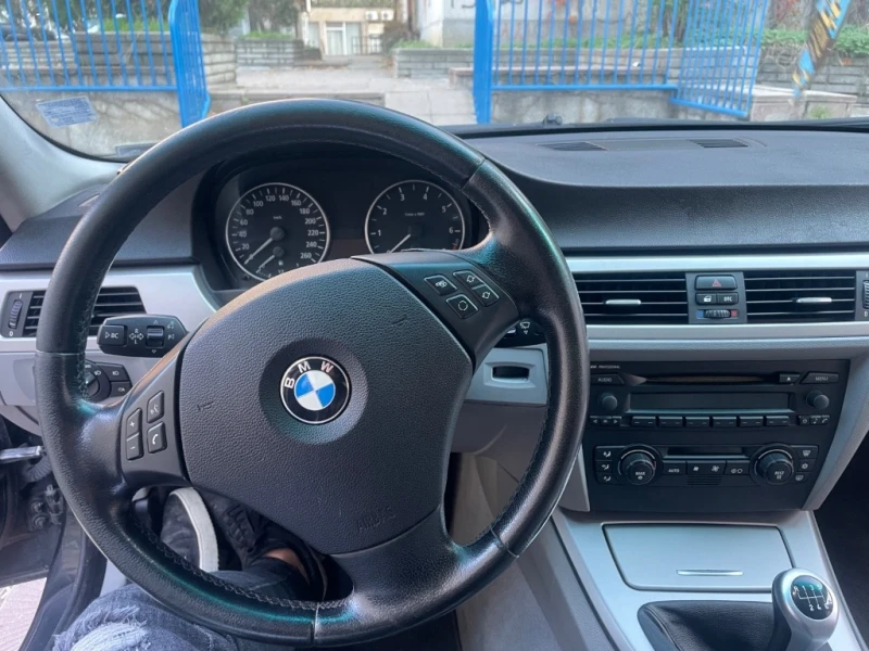 BMW 318, снимка 6 - Автомобили и джипове - 49421191