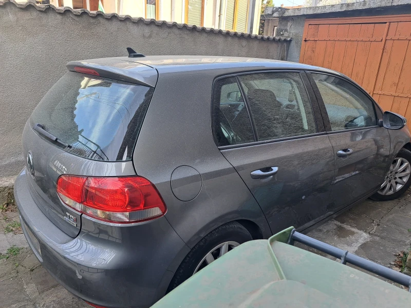 VW Golf 1.6, снимка 1 - Автомобили и джипове - 49546557