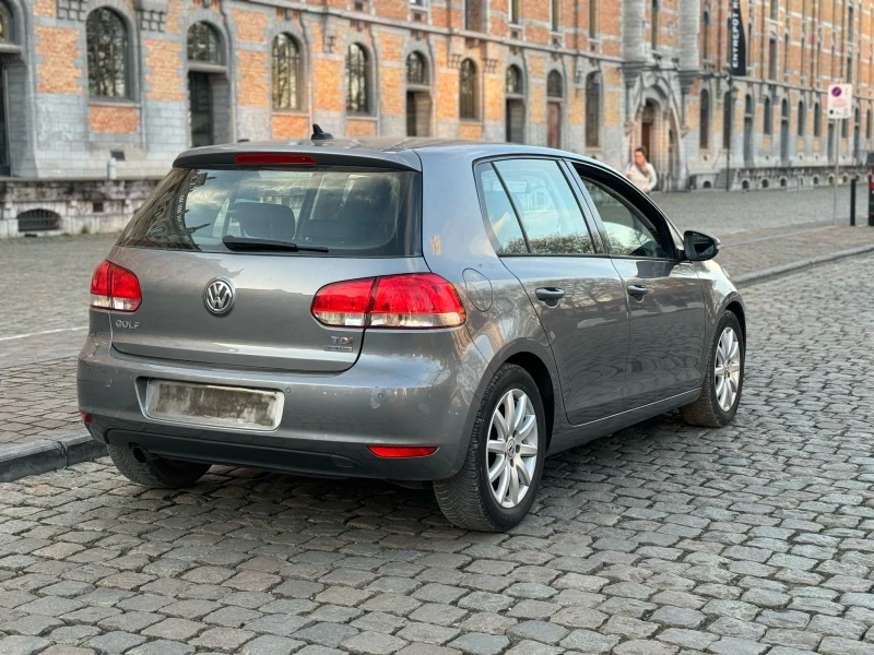 VW Golf 1.6, снимка 16 - Автомобили и джипове - 49546557