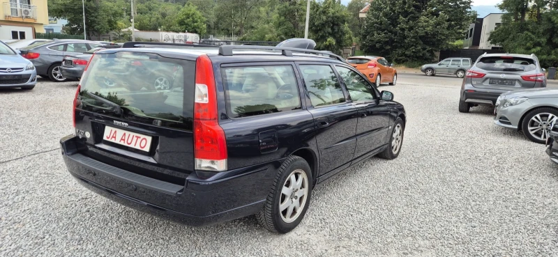 Volvo V70 2.4-140кс.АВТОМАТ, снимка 4 - Автомобили и джипове - 51055511