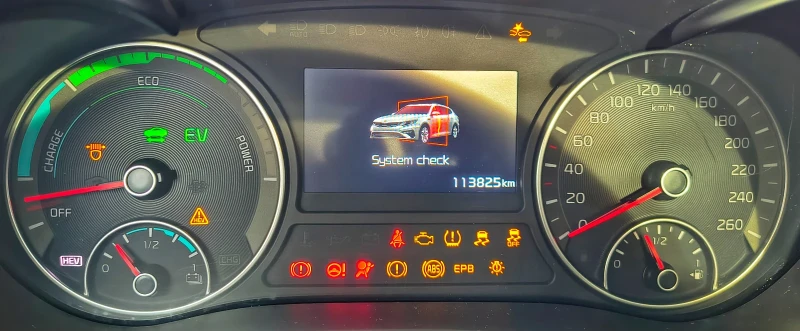 Kia Optima 2.0 Plug-in Hybrid, Premium, снимка 9 - Автомобили и джипове - 52552863