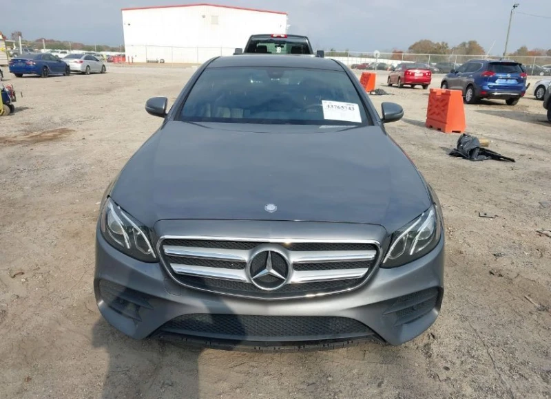 Mercedes-Benz E 300, снимка 12 - Автомобили и джипове - 53035044