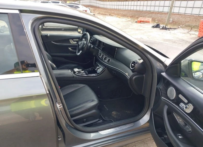 Mercedes-Benz E 300, снимка 5 - Автомобили и джипове - 53035044