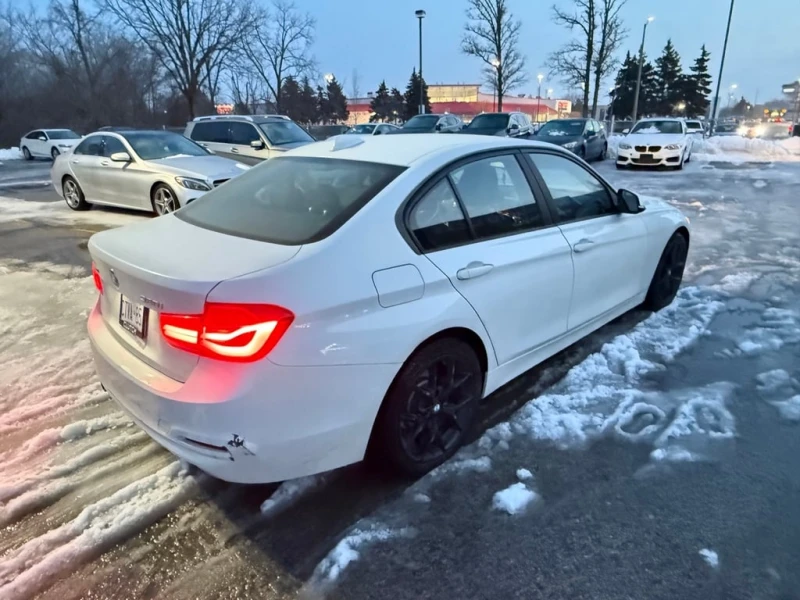 BMW 320 * 320i xDrive * CARFAX * БЕЗ ПЪРВОНАЧАЛНА ВНОСКА, снимка 10 - Автомобили и джипове - 53091498