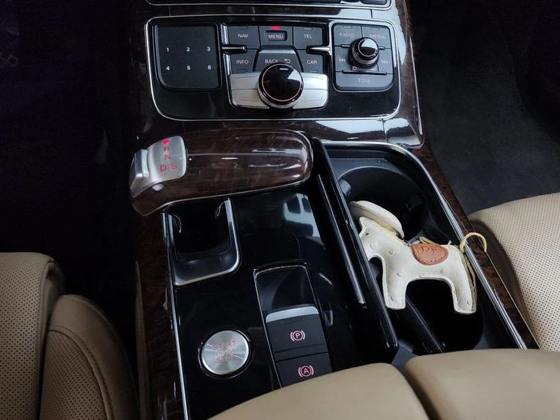 Audi A8 4.2 FSI Quattro LWB| 372к.с.| ВКЛ.ТЕХНОТЕСТ, снимка 9 - Автомобили и джипове - 55687763