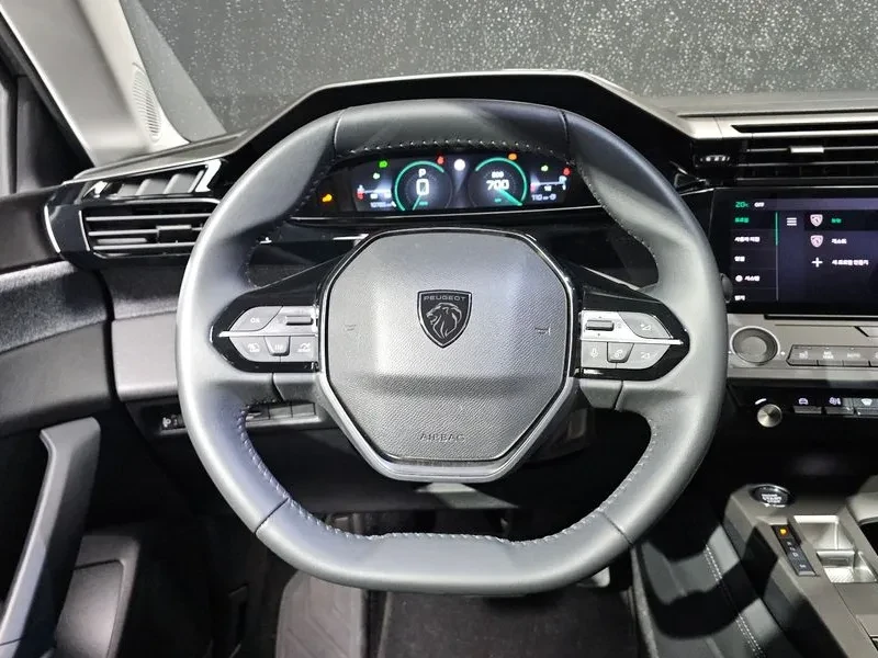Peugeot 408 1.2 Pure Tech Allure, снимка 11 - Автомобили и джипове - 55831044
